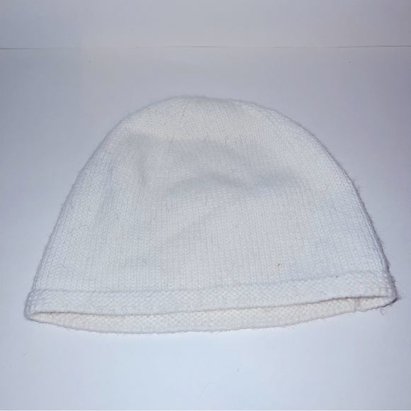 Echo soft winter hat/ beanie - Picture 1 of 3